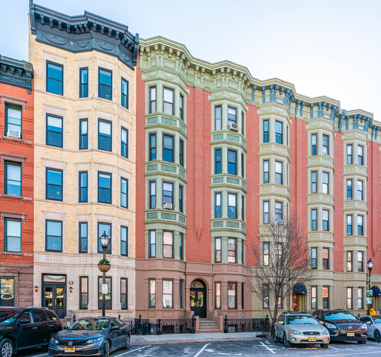 813 Washington St in Hoboken, NJ - Building Photo