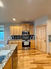 63190 Brookstone Ln in Bend, OR - Building Photo - Building Photo