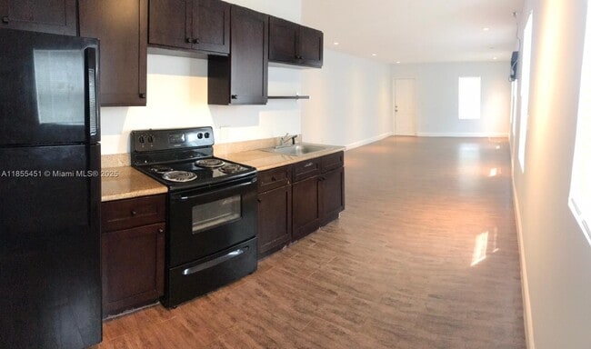 131 NW 15th St in Miami, FL - Building Photo - Building Photo