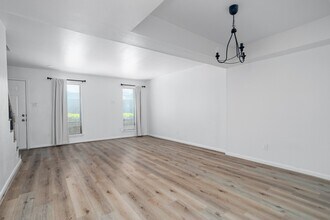 10331 Longmont Dr in Houston, TX - Building Photo - Building Photo