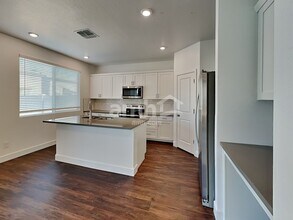 17164 W Townley Ave in Waddell, AZ - Foto de edificio - Building Photo