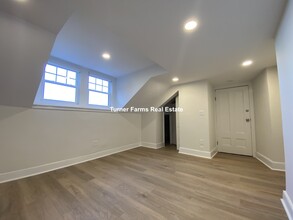 2A Joy St, Unit 11 in Boston, MA - Building Photo - Building Photo