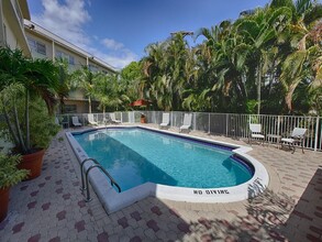 Golden Palms in Boca Raton, FL - Foto de edificio - Building Photo