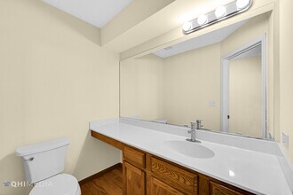 914 Waterford Ln in Elk Grove Village, IL - Building Photo - Building Photo