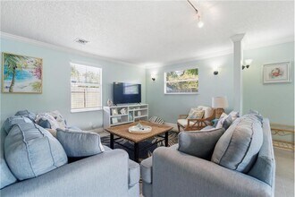 1424 Willow Rd in West Palm Beach, FL - Foto de edificio - Building Photo