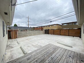 5768 Mary Ln Dr in San Diego, CA - Building Photo - Building Photo