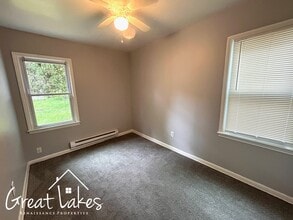 18784 Roscommon St in Harper Woods, MI - Building Photo - Building Photo