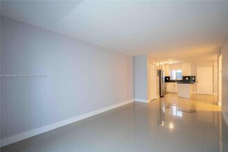 1986 Biarritz Dr in Miami Beach, FL - Building Photo - Building Photo