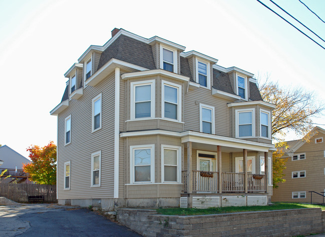 817 Clay St in Manchester, NH - Building Photo - Building Photo