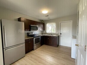 142 Gordon Ave S in Lehigh Acres, FL - Building Photo - Building Photo