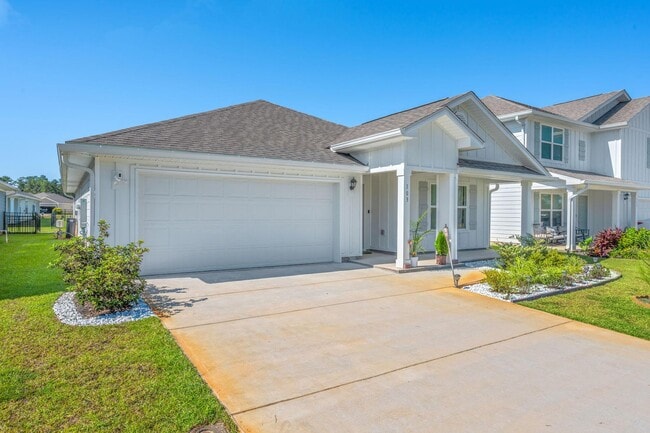 103 Riverwalk Cir in Freeport, FL - Building Photo - Building Photo