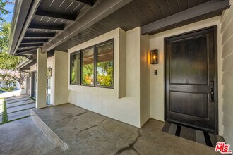12120 Travis St in Los Angeles, CA - Building Photo - Building Photo
