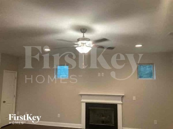 4120 Woodland Park Dr SW in Atlanta, GA - Building Photo - Building Photo