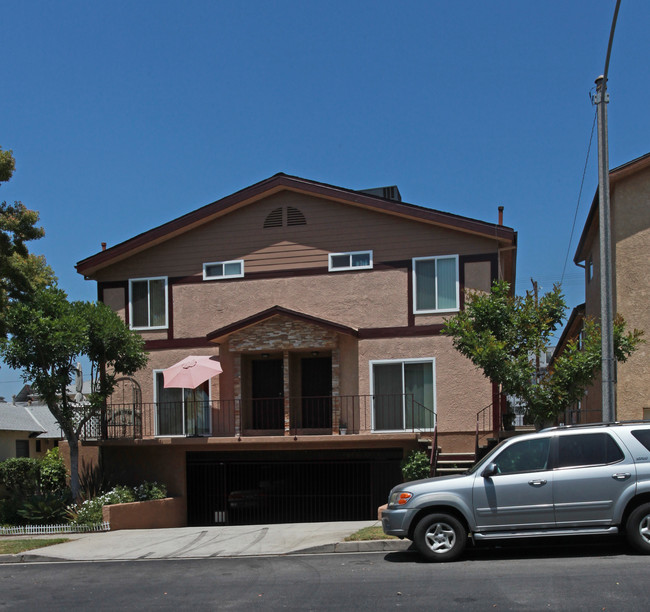 619 E Santa Anita Ave in Burbank, CA - Building Photo - Building Photo