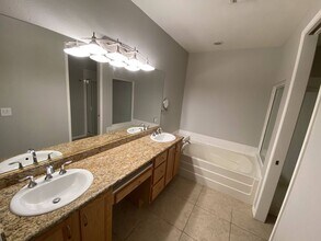 9420 San Laguna in Las Vegas, NV - Foto de edificio - Building Photo