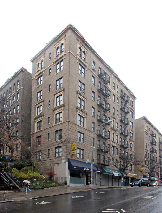 815-819 W 181st St in New York, NY - Building Photo