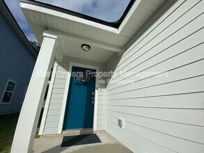 8427 Thor St in Jacksonville, FL - Foto de edificio - Building Photo