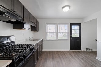 25 Midland Heights Cir in Midland, PA - Building Photo - Building Photo