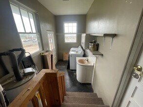 613 W Pacific St in Branson, MO - Building Photo - Building Photo