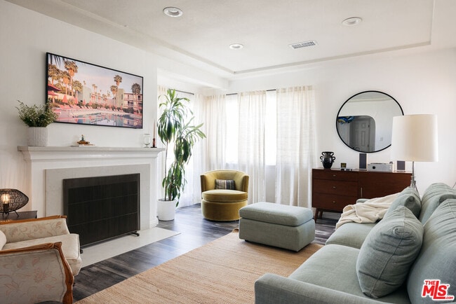 property at 1916 W 94th St