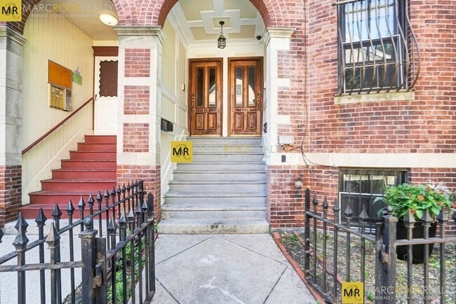 153 Highland St in Boston, MA - Foto de edificio - Building Photo