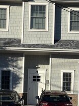 14 Ludlam Ave in Bayville, NY - Building Photo