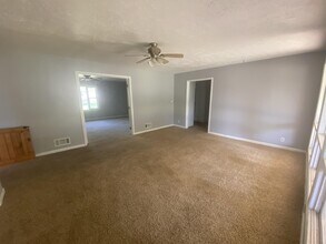 730 N Woodlawn Blvd in Derby, KS - Building Photo - Building Photo