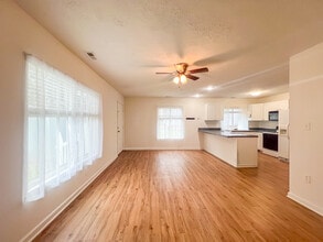 34 Fox Hill Dr in Kilmarnock, VA - Building Photo - Building Photo