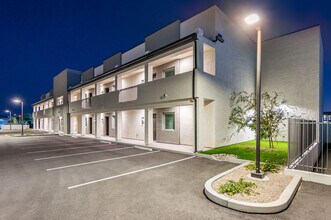 Deer Valley 24 in Phoenix, AZ - Building Photo - Building Photo