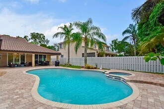767 Verona Lake Dr in Weston, FL - Building Photo - Building Photo