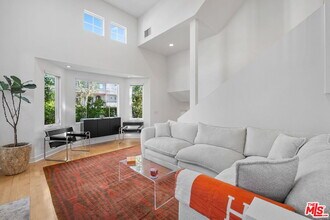 4371 Troost Ave in Los Angeles, CA - Building Photo - Building Photo