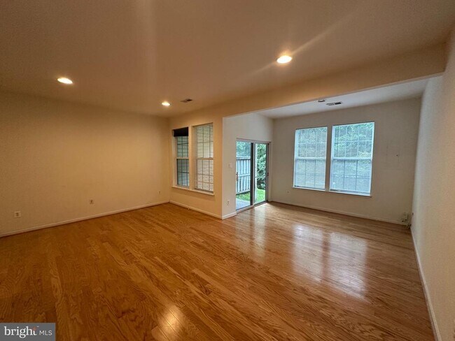 43115 Forest Edge Square in Broadlands, VA - Building Photo - Building Photo