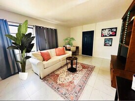 2932 NW 10th Ave in Wilton Manors, FL - Building Photo