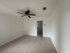 1902 Falcon Dr in Portland, TX - Building Photo - Building Photo