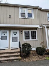 10 Scuppo Rd in Danbury, CT - Building Photo - Building Photo