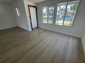 6920 E Bacarro St in Long Beach, CA - Building Photo - Building Photo
