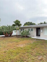 10330 SW 51st St in Miami, FL - Building Photo - Building Photo