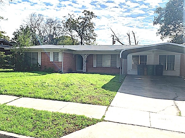 330 Redcliff Dr in San Antonio, TX - Building Photo - Building Photo