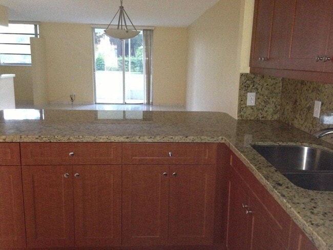 5500 NW 2nd Ave in Boca Raton, FL - Building Photo - Building Photo