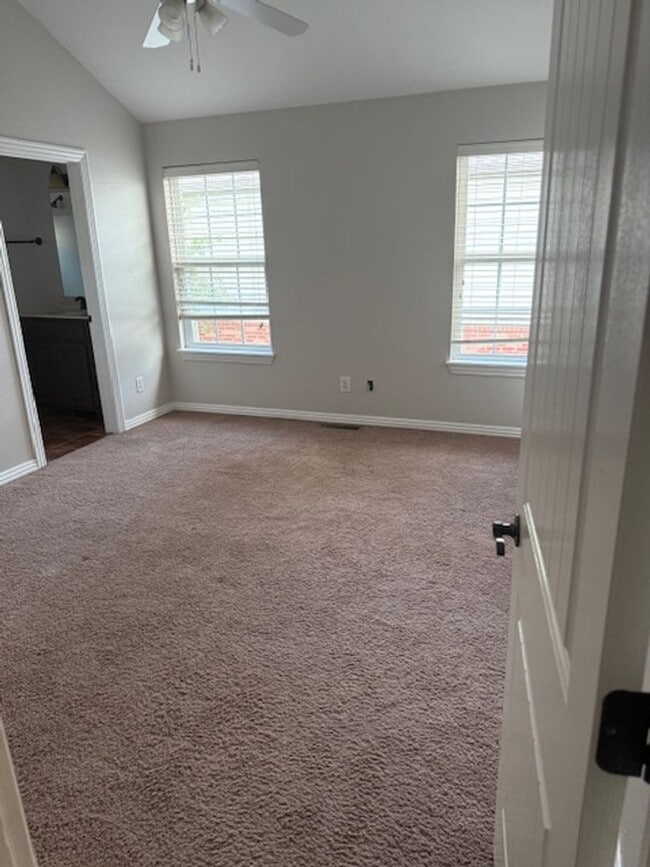 4168 W Bradstreet Ln in Fayetteville, AR - Building Photo - Building Photo