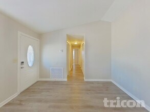 8405 Caledesi Island Dr in Tampa, FL - Foto de edificio - Building Photo