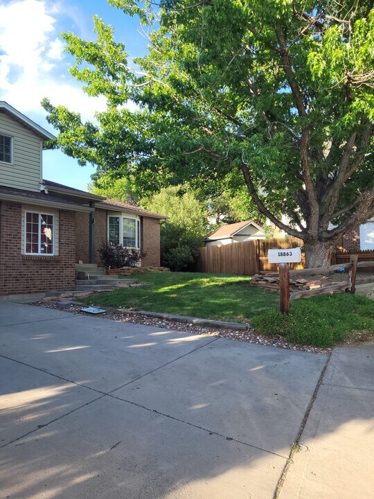 18863 east milan in Aurora, CO - Building Photo