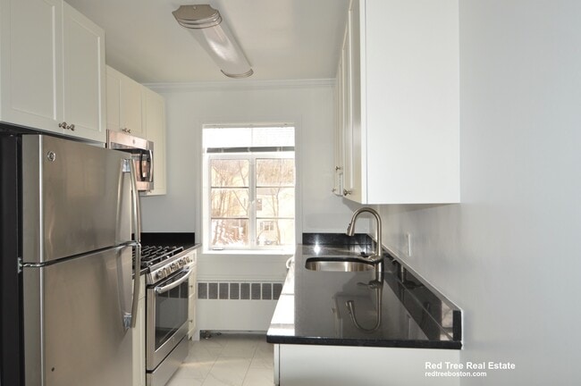 75 Saint Paul St, Unit 6