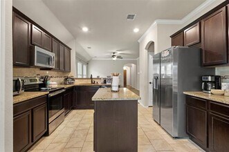 617 Wounded Knee Dr in Cross Roads, TX - Building Photo - Building Photo