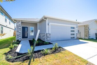 225 New Hampton Wy in San Marcos, TX - Building Photo - Building Photo