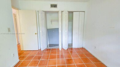 11 Edgewater Dr in Coral Gables, FL - Building Photo - Building Photo