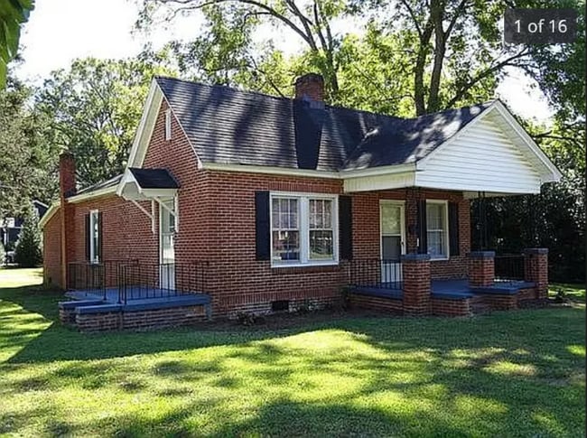 126 Laurel Ave E in Greenwood, SC - Building Photo - Building Photo