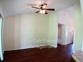 250 Pinyon Hills Dr in Chico, CA - Building Photo - Building Photo