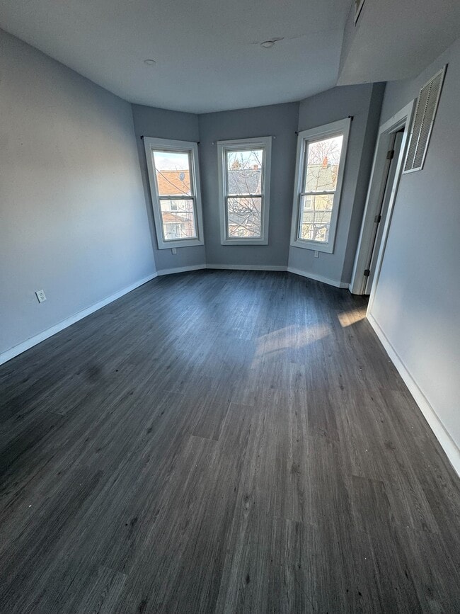 182 Brookdale Ave, Unit 3