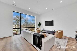 1615 W Hastings St in Chicago, IL - Building Photo